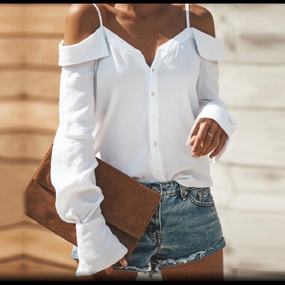 CLASSY OFF SHOULDER  1 left - Picture 7 of 8